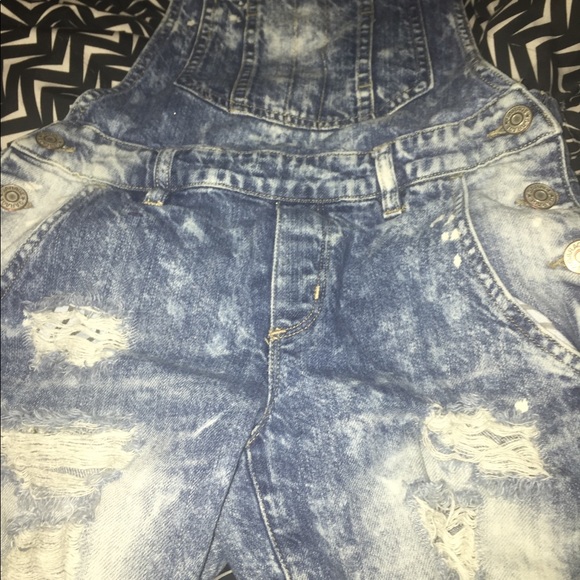Distressed cloudy overalls - Picture 4 of 4